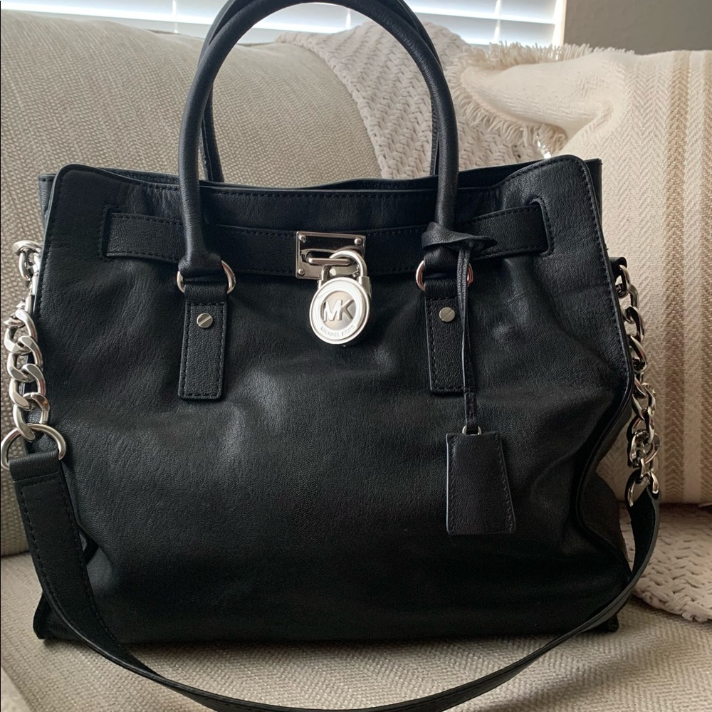✨SOLD✨Michael Kors large black tote.